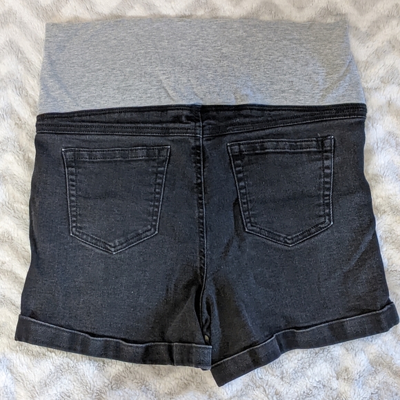 Thyme Maternity black denim shorts - Picture 2 of 3